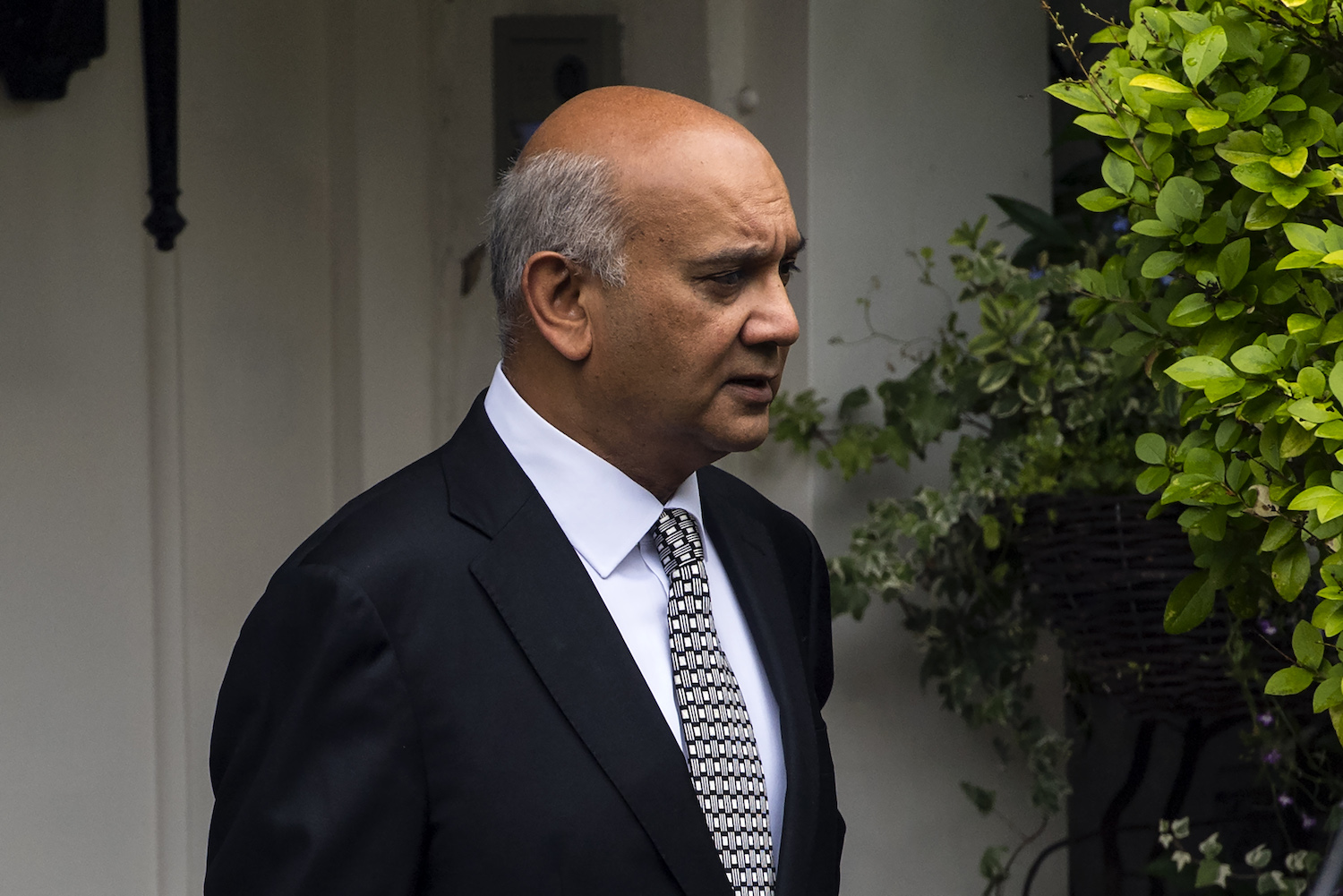 A Sunday Newspaper Exposes Keith Vaz MP Paying For Male Escorts