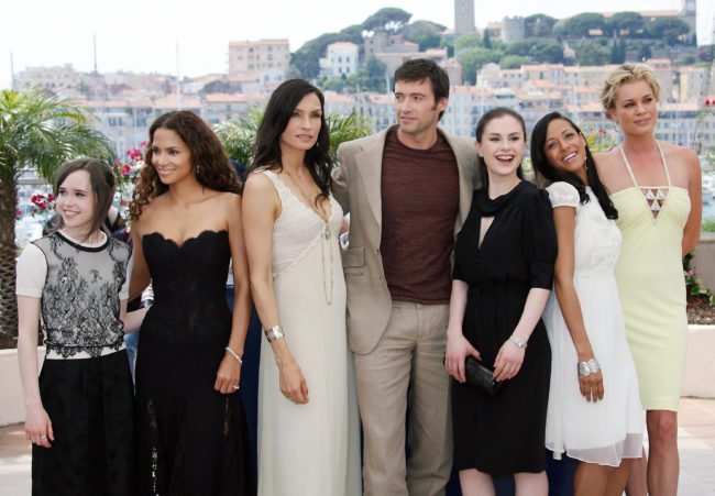 Cannes, FRANCE: The cast of US director Brett Ratner's film 'X-Men : The Last Stand' poses (from L) Canadia's Ellen Page, US Halle Berry, Dutch Famke Janssen, Australian actor Hugh Jackman, US Anna Paquin, Dominican actress Dania Ramirez and US Rebecca Romijn during a photocall at the 59th edition of the International Cannes Film Festival in Cannes, southern France, 22 May 2006. The film is presented out-of-competition. AFP PHOTO / VALERY HACHE (Photo credit should read VALERY HACHE/AFP/Getty Images)