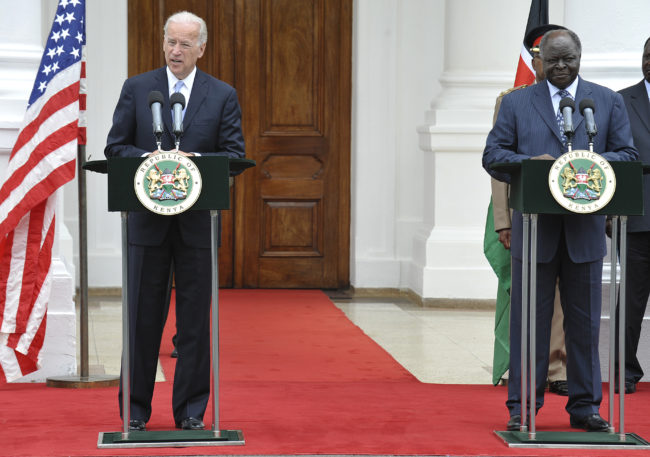 US Vice President Joe Biden and Kenya's President Mwai Kibaki give a joint media briefing on June 8, 2010 at state house in Nairobi. 